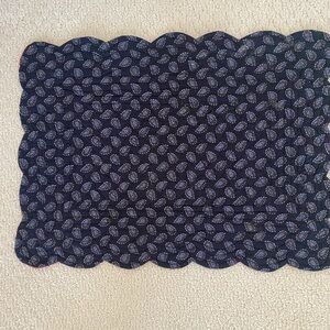 15 REVERSIBLE GORGEOUS  Red & Navy Floral Quilted Placemats;washable;13” X 18”